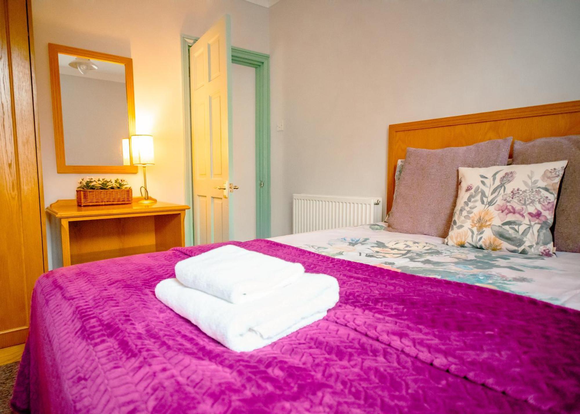 פורטסמות' Purple Cloud Cottage מראה חיצוני תמונה